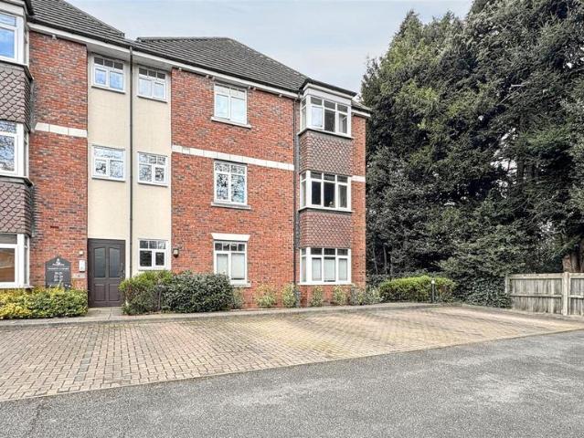 Flat for sale in Wake Green, West Midlands
