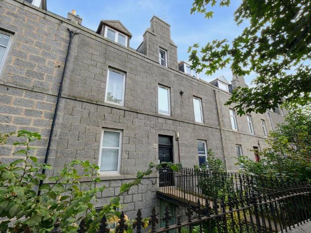 Flat for sale in Ballindoch, Scotland