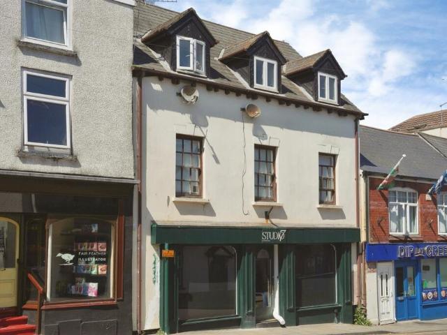 Flat for sale in Chepstow