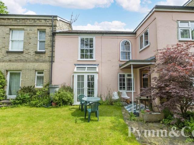 Flat for sale in East Bank, Norfolk