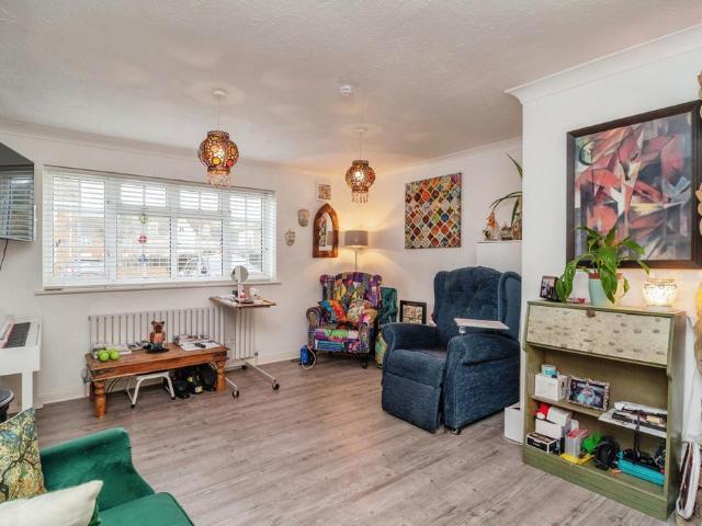 Flat for sale in Kursaal Estate, Alton Barnes