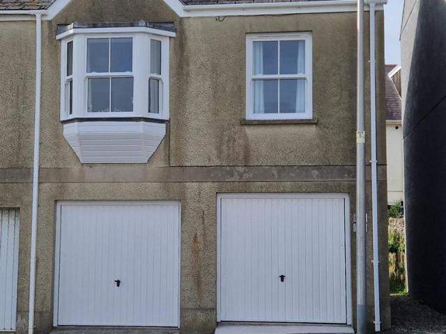 Flat for sale in Tenby, Wales