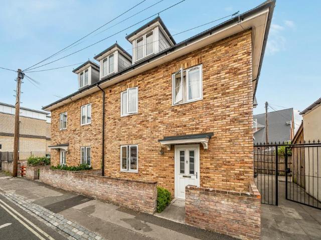 Flat for sale in Shirley, City Of Southampton