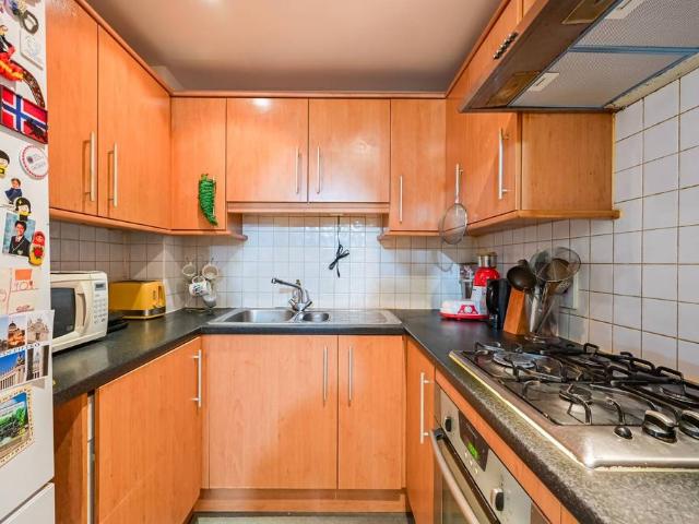 Flat for sale in Noel Park, Greater London