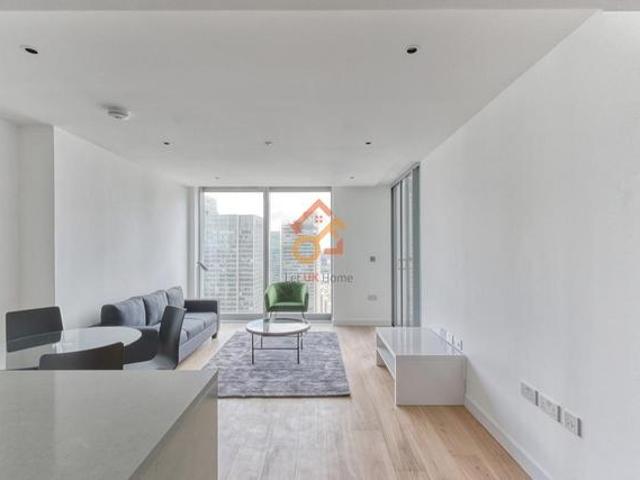 Flat for sale in Canary Wharf, Greater London