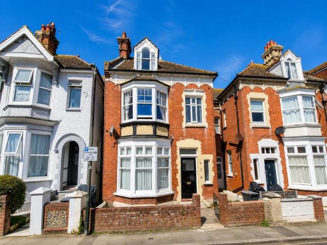 Flat for sale in Central, Heathlands