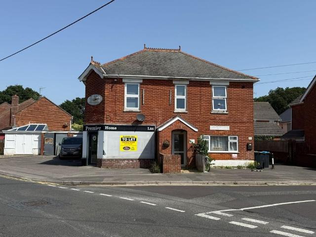 Flat for sale in Highcliffe