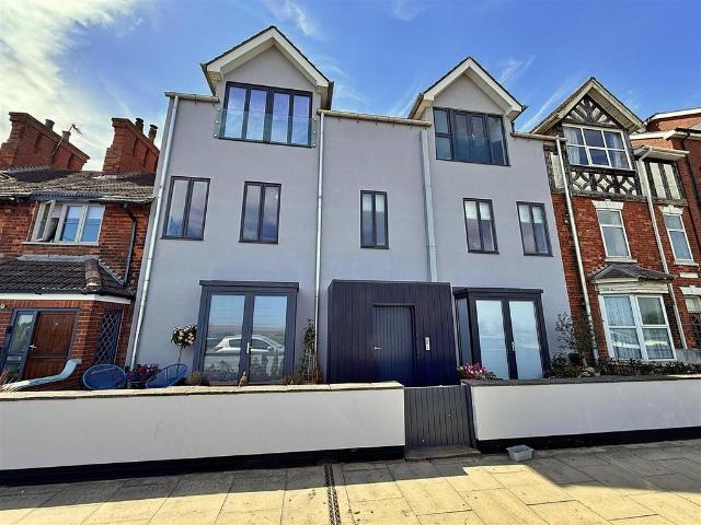 Flat for sale in Cleethorpes, North East Lincolnshire