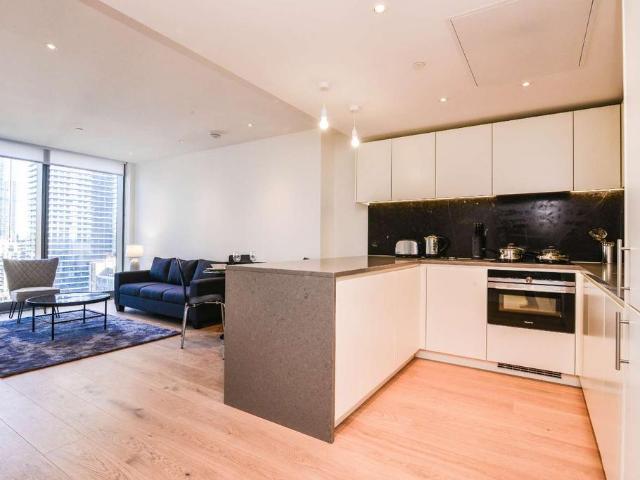 Flat for sale in Canary Wharf, Greater London
