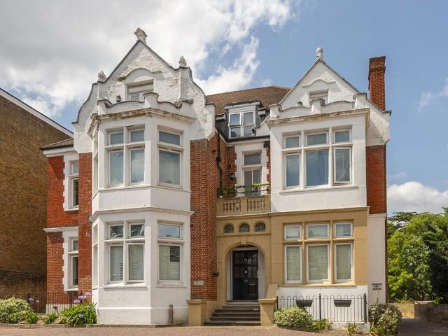 Flat for sale in Putney, Greater London