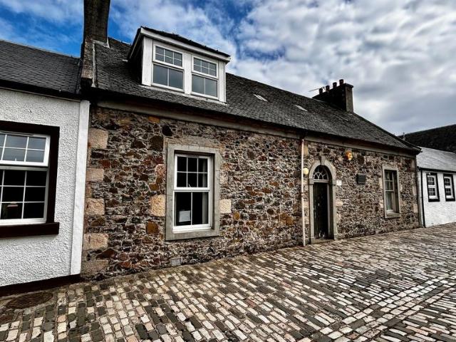 Flat for sale in Irvine, Scotland