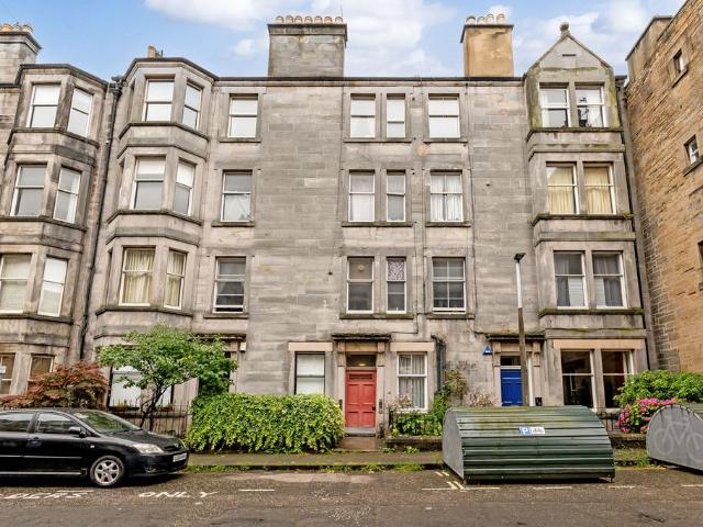 Flat for sale in Marchmont, Scotland