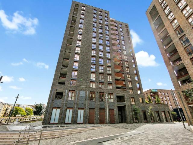 Flat for sale in Greater London