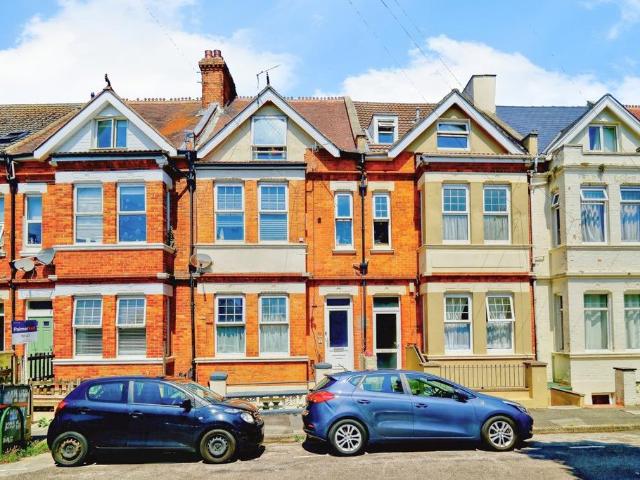 Flat for sale in Boscombe, Bournemouth