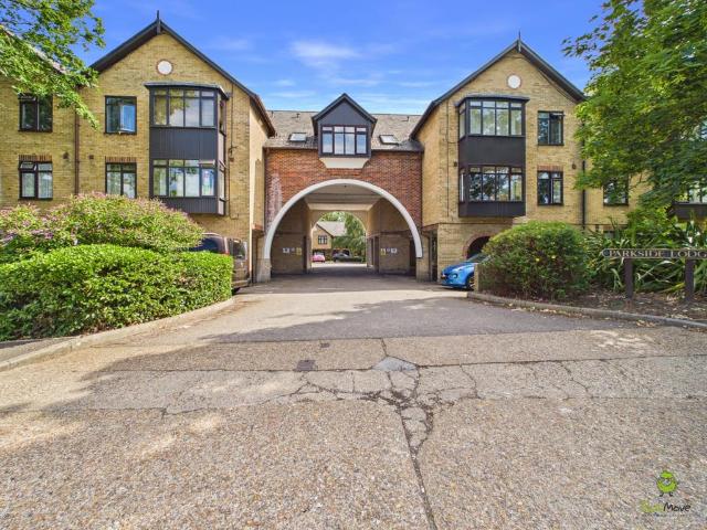Flat for sale in Lessness Heath, Greater London