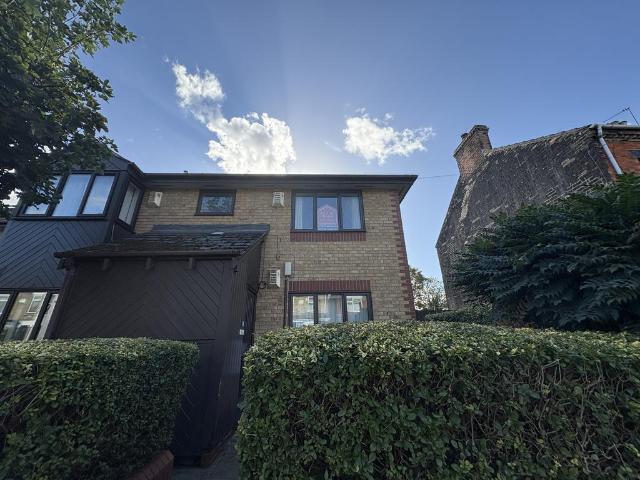 Flat for sale in Millfield, Peterborough