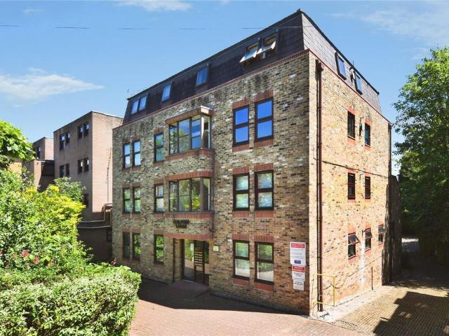 Flat for sale in Navestock Side, Essex