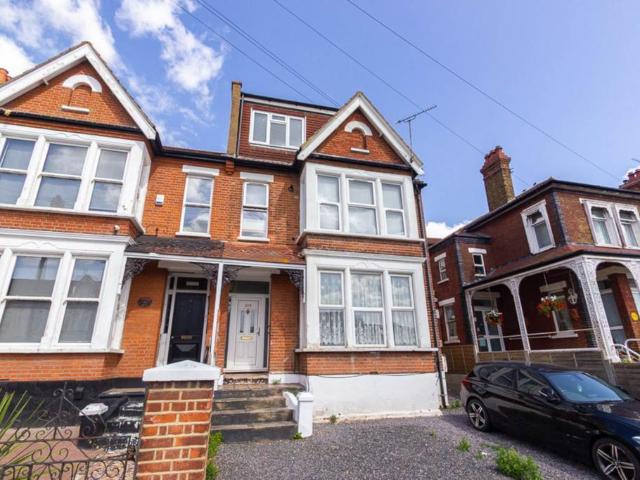 Flat for sale in Kursaal Estate, Alton Barnes