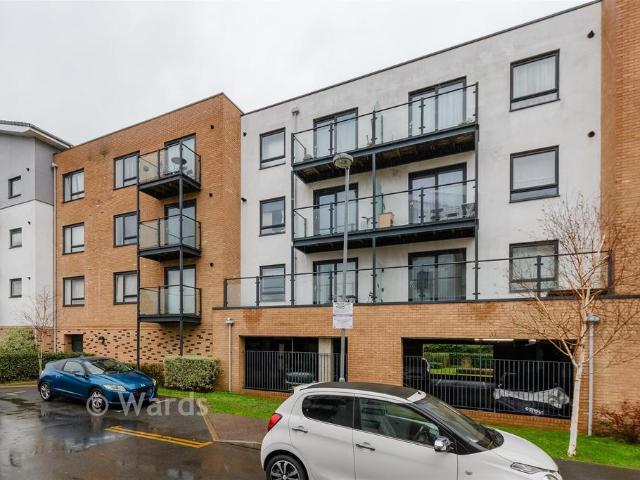 Flat for sale in Monks Orchard, Kent