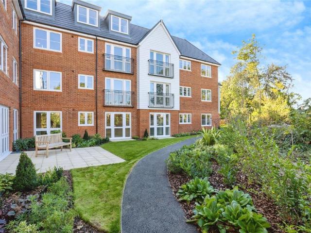Flat for sale in Bourne Vale, Kent