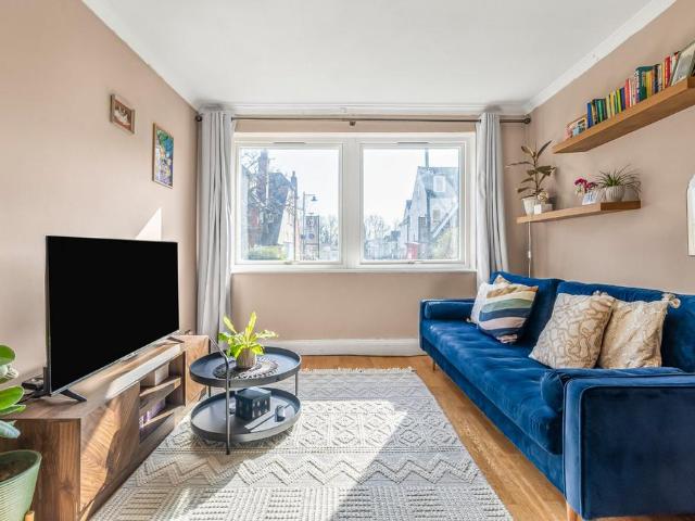 Flat for sale in London Borough of Islington, Greater London
