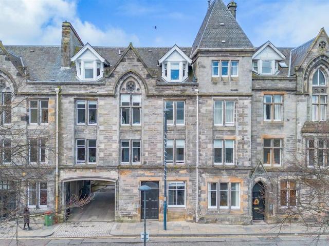 Flat for sale in Bridgend, Moneydie