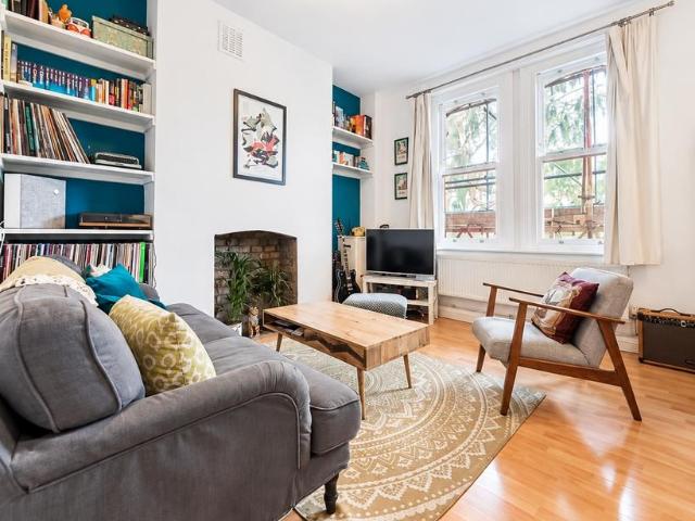 Flat for sale in West Kensington, Greater London