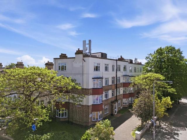 Flat for sale in Leyton, Greater London