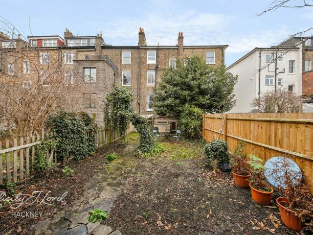 Flat for sale in South Hackney, Greater London