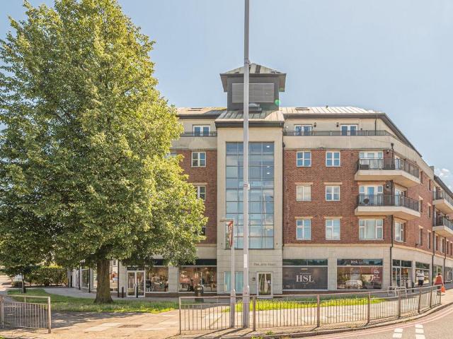 Flat for sale in London Borough of Barnet, Greater London