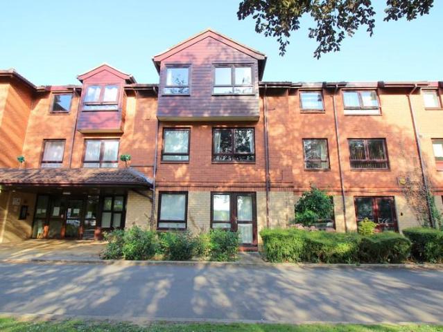 Flat for sale in Peterborough