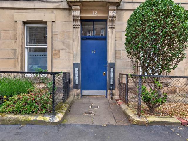 Flat for sale in Stockbridge, Scotland