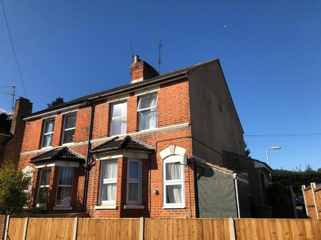 Flat for sale in North Town, Aldershot