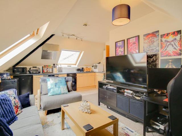 Flat for sale in Linden, Gloucester
