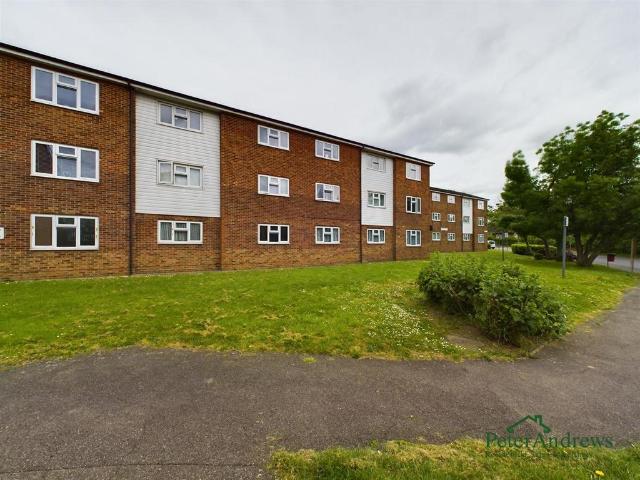 Flat for sale in Ardleigh Green, Greater London