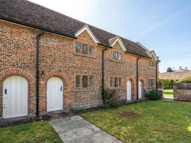 Flat for sale in Catteshall, Fole