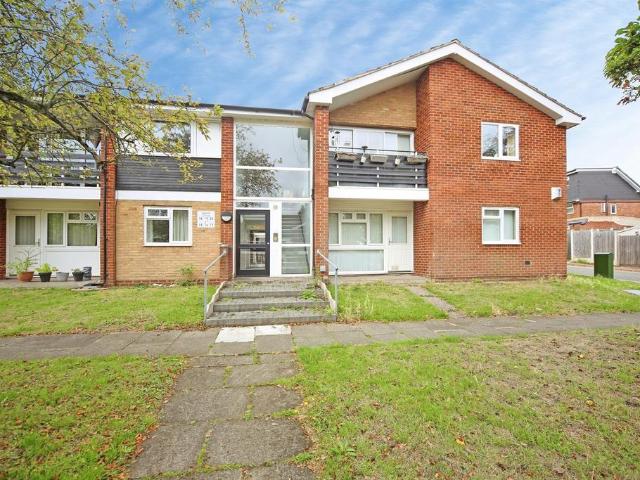 Flat for sale in Olton, West Midlands