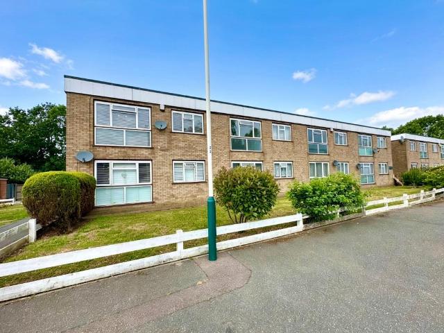 Flat for sale in Ardleigh Green, Greater London