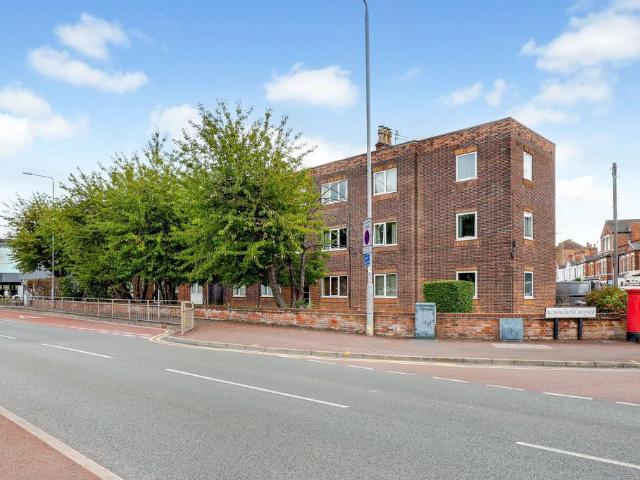Flat for sale in Abbey Park, Barton In Fabis