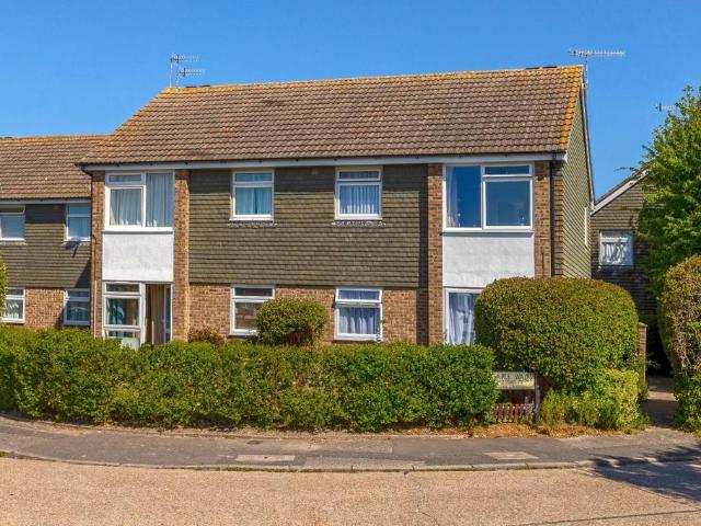 Flat for sale in Fishersgate, West Sussex