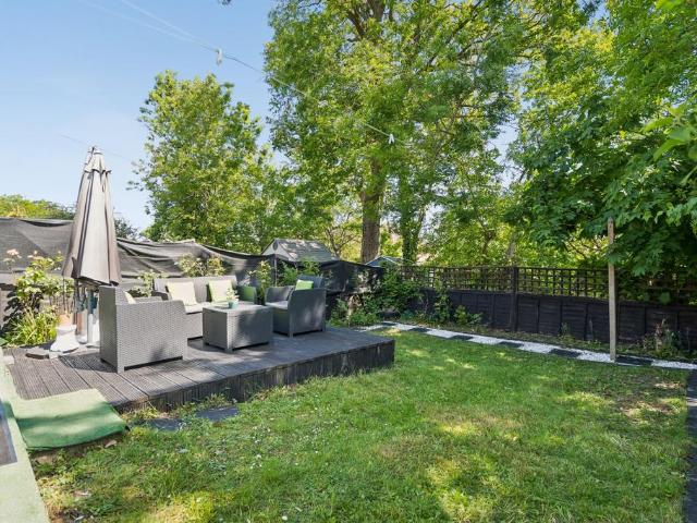 Flat for sale in Watford Rural, Batchworth