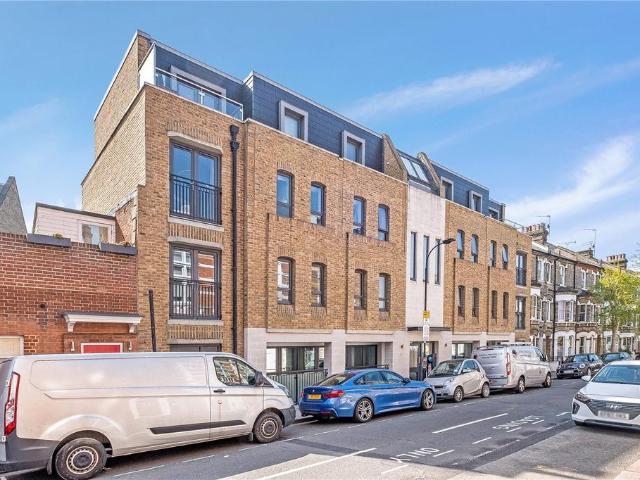 Flat for sale in Fulham, Walham Green