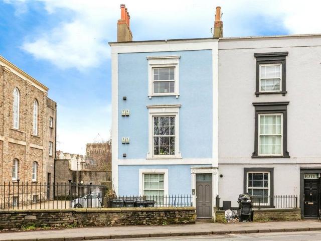 Flat for sale in Redcliffe, Feckenham