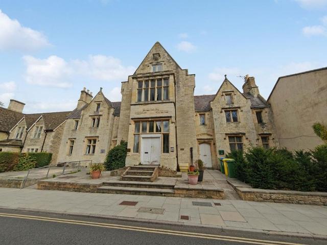 Flat for sale in Trowbridge