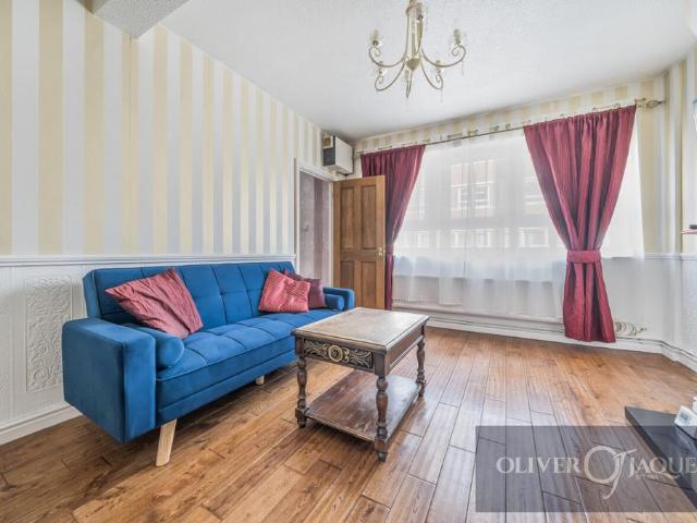 Flat for sale in Rotherhithe, Greater London