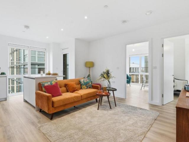 Flat for sale in Bethnal Green, Greater London