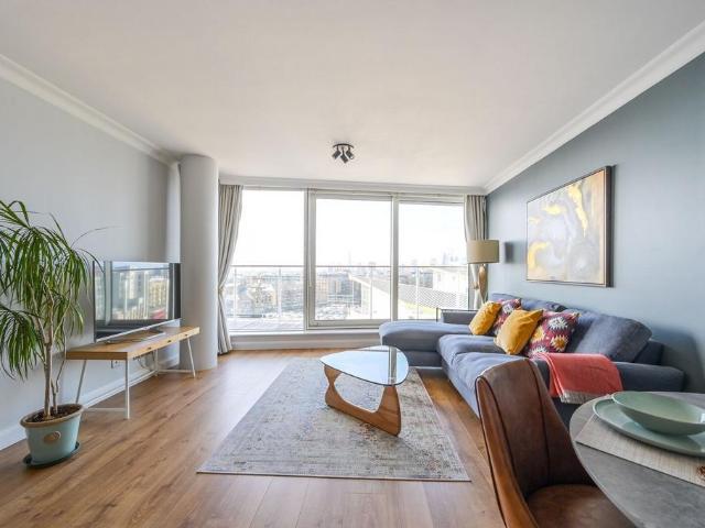 Flat for sale in Ratcliffe, Limehouse
