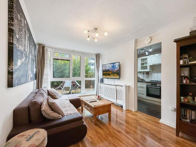 Flat for sale in Queen's Park, Brighton & Hove