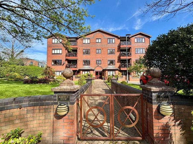 Flat for sale in Georgia, Greater Manchester