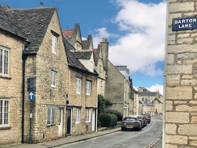 Flat for sale in Fossebridge, Gloucestershire